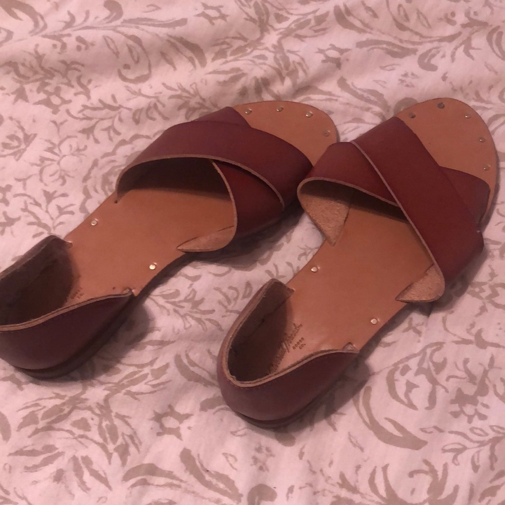 Womens sandals - never worn!